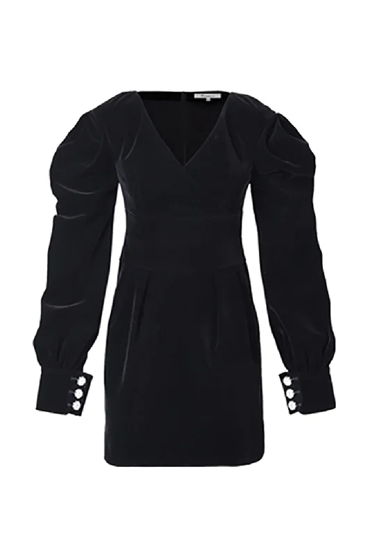 Slim long sleeve black dress