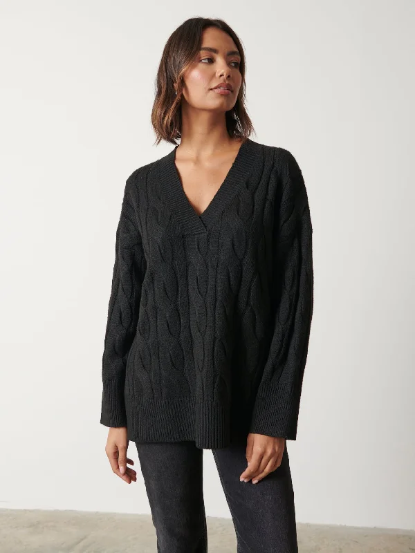 Ashlie Cable Knit V Neck Jumper - Black