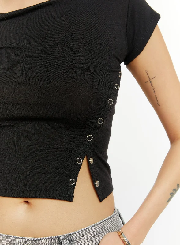 asymmetrical-buttoned-crop-top-cu424