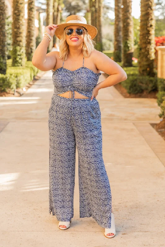 one-to-remember-navy-floral-ruched-cropped-blouse